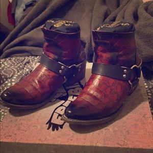 Freebird by Steven Santiago Red Croc